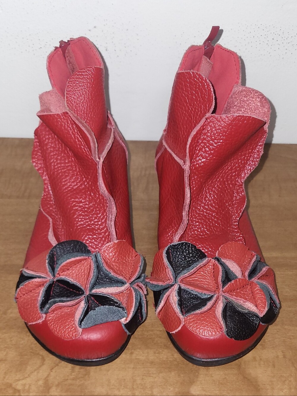SOCOFY "Red" Leather Ankle Shoes Floral Cutout Boho US 7.5 - 8 EU 39 / 245